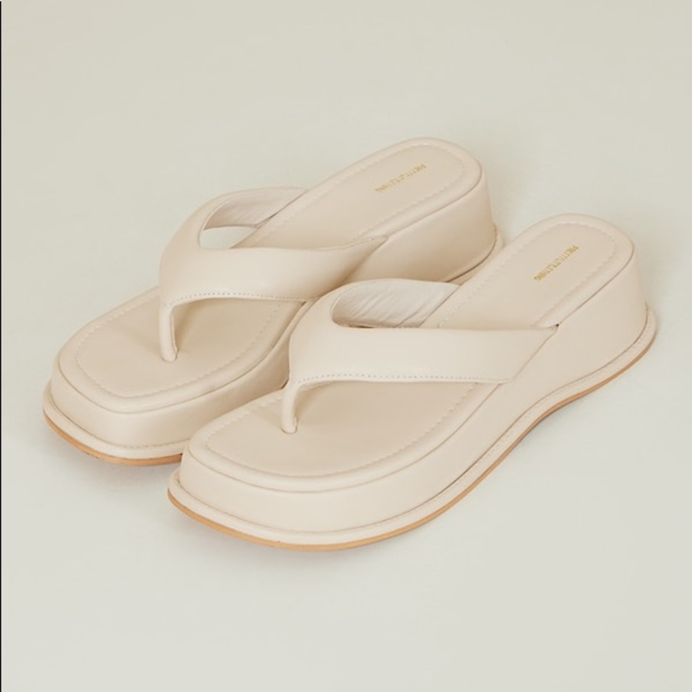 PLT Cream PU Toe Thong Platform Mule Sandals - Picture 3 of 6